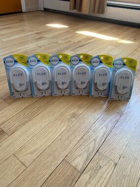 📦 Febreze Plug-In Scented Oil Warmers– White (Set of 6)